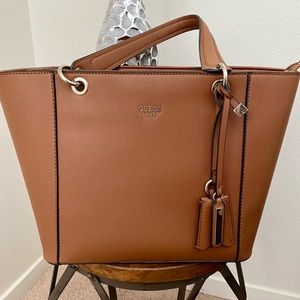 Guess Tote Camel Color